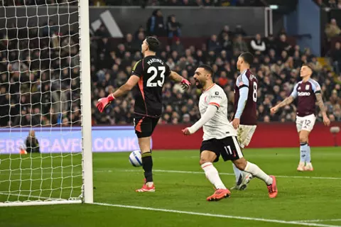 ماك أليستر: نعرف أهمية صلاح.. ونريد أن نساعده في تسجيل الأهداف